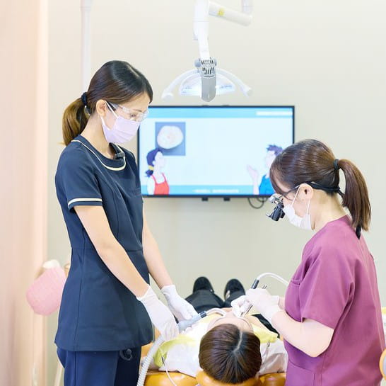 診療補助の様子