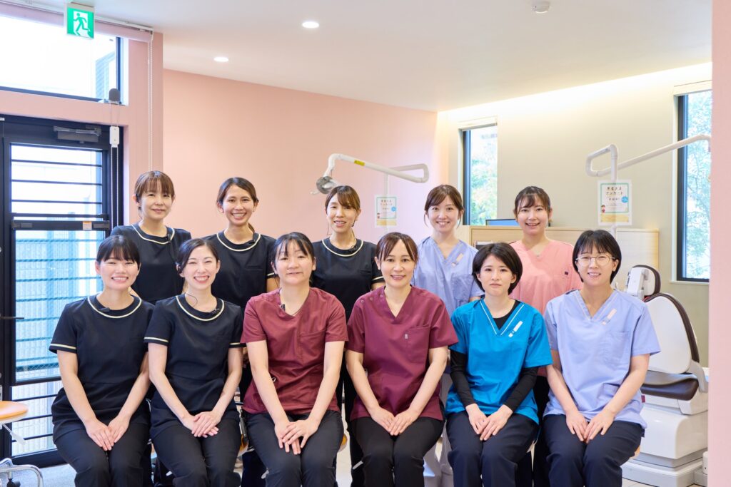 くるみ歯科こども歯科　スタッフ集合写真